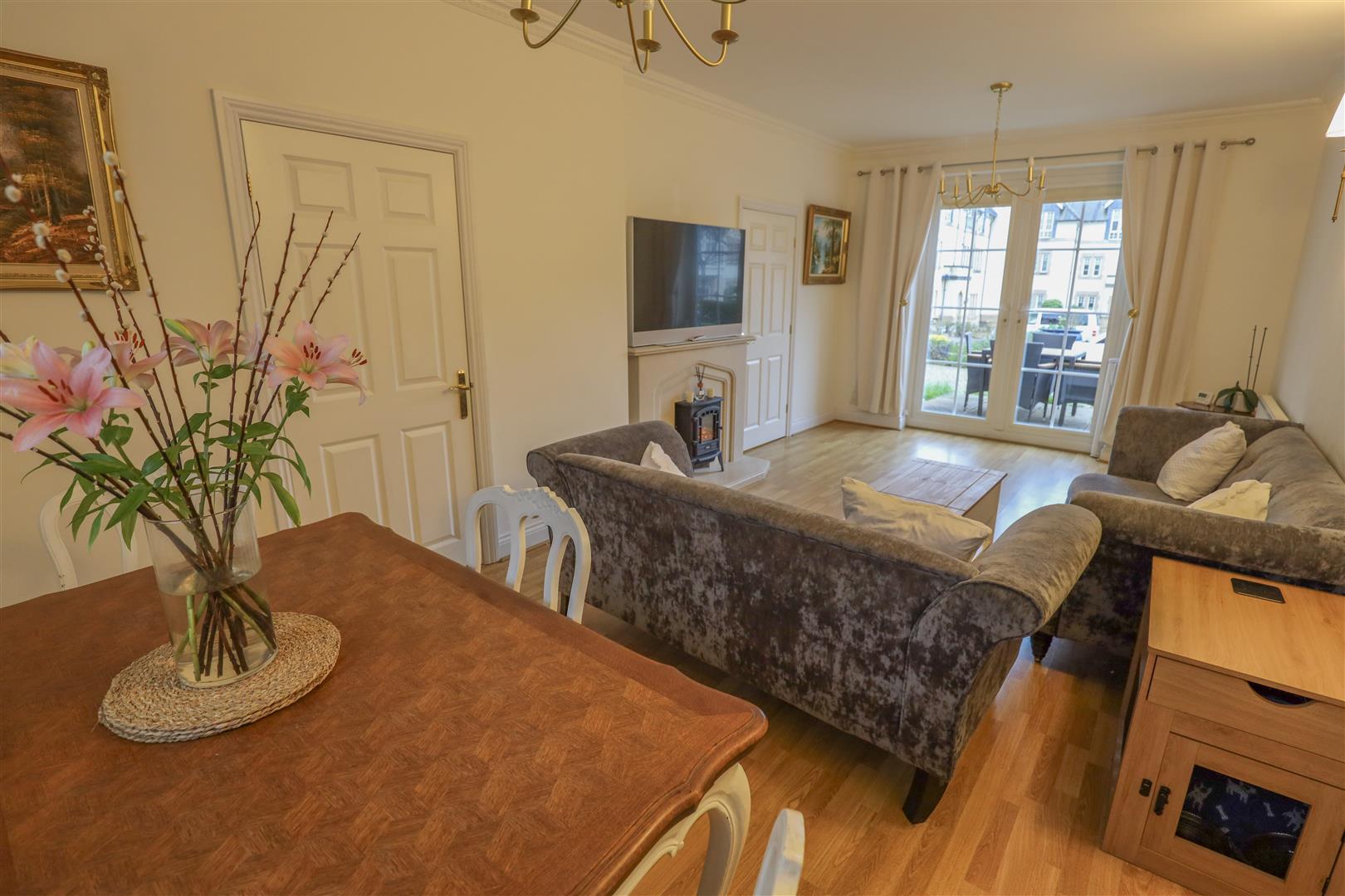 2 Western Courtyard, Talygarn Manor, Talygarn, Pontyclun, Rhondda Cynon Taff, CF72 9WR